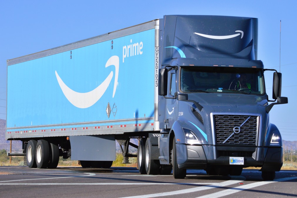 Amazon’s Move Into Supply Chain Services Hits UPS and Others ...